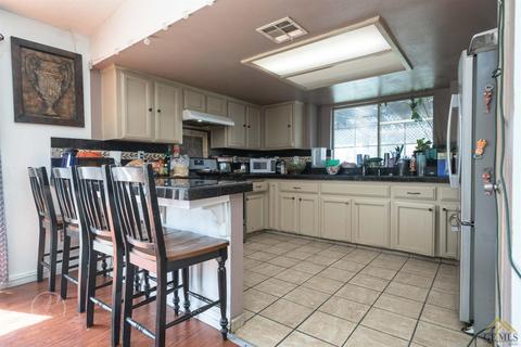 2104 Freeman Dr, Arvin, CA 93203 photo 8