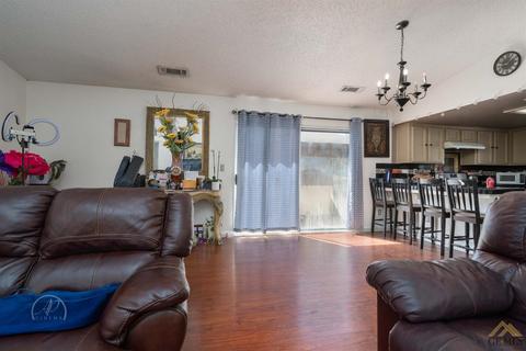 2104 Freeman Dr, Arvin, CA 93203 photo 6