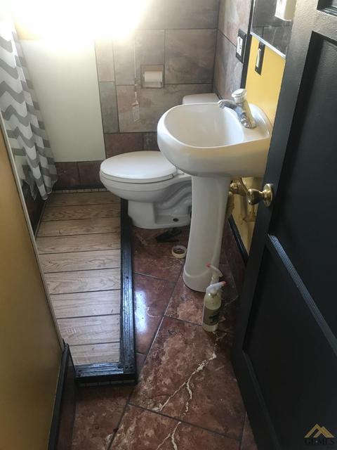 295 E Lerdo Hwy, Shafter, CA 93263 photo 4