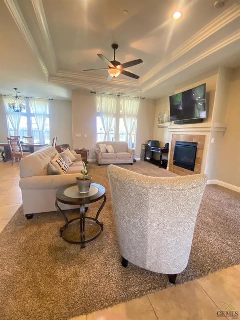 754 Pine Cone St, Shafter, CA 93263 photo 4