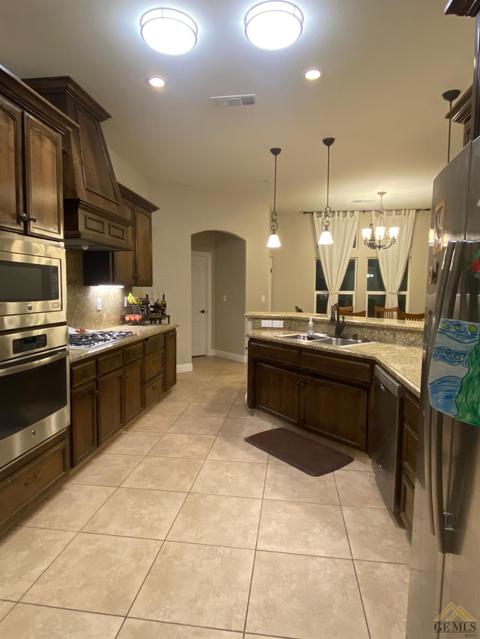 754 Pine Cone St, Shafter, CA 93263 photo 9