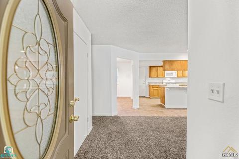 631 Lopez Ave, Shafter, CA 93263 photo 4