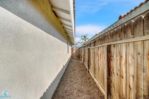 631 Lopez Ave, Shafter, CA 93263 photo 28