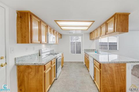 631 Lopez Ave, Shafter, CA 93263 photo 13