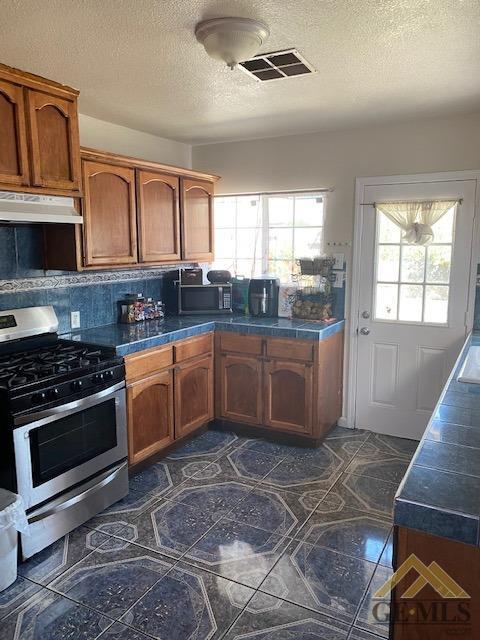 1716 Wilson, Bakersfield, CA 93304 photo 3