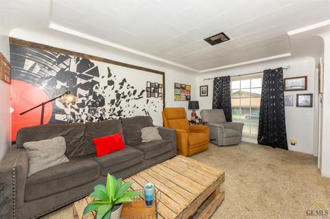 501 A St, Taft, CA 93268 photo 4