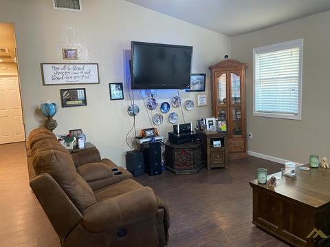 135 Wood St, Taft, CA 93268 photo 7