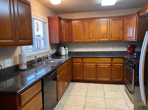 135 Wood St, Taft, CA 93268 photo 5