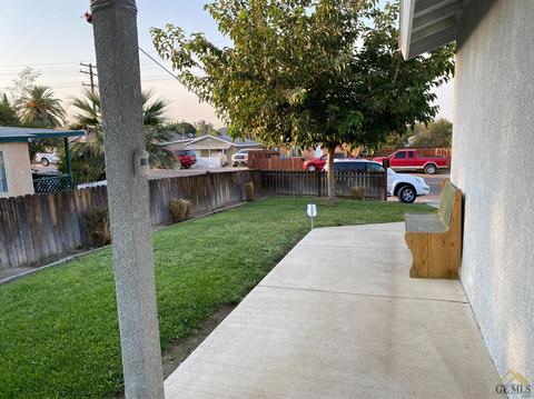 135 Wood St, Taft, CA 93268 photo 4