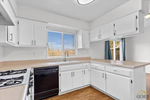 551 Las Colinas St, Tehachapi, CA 93561 photo 7