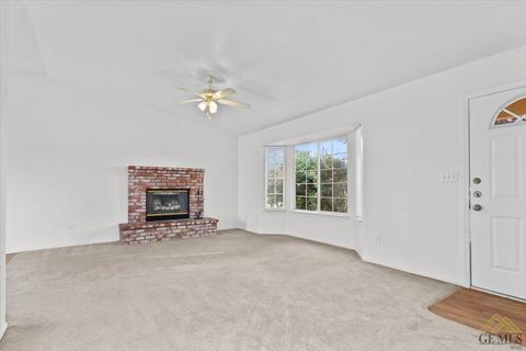 551 Las Colinas St, Tehachapi, CA 93561 photo 3