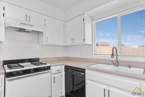 551 Las Colinas St, Tehachapi, CA 93561 photo 8