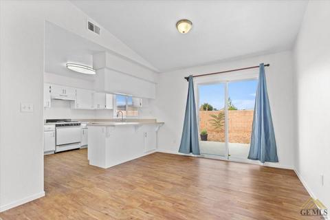 551 Las Colinas St, Tehachapi, CA 93561 photo 5
