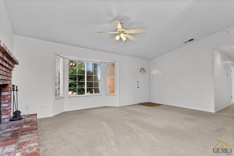 551 Las Colinas St, Tehachapi, CA 93561 photo 4