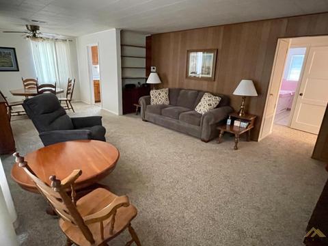 506 Pierce St, Taft, CA 93268 photo 4
