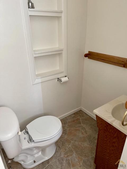 506 Pierce St, Taft, CA 93268 photo 12