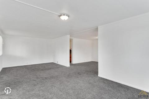 31 Tee Ln, Bakersfield, CA 93308 photo 9