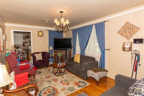 327 Easter St, Bakersfield, CA 93307 photo 7