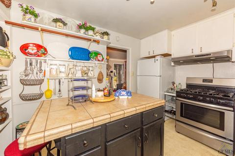 327 Easter St, Bakersfield, CA 93307 photo 11