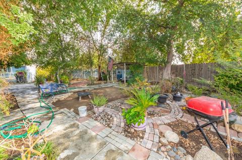 327 Easter St, Bakersfield, CA 93307 photo 17