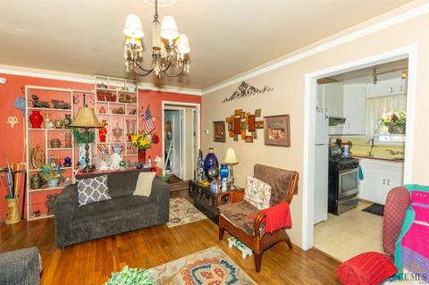 327 Easter St, Bakersfield, CA 93307 photo 4