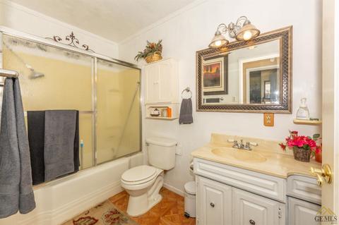 327 Easter St, Bakersfield, CA 93307 photo 14