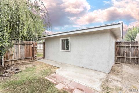 1908 Spring Way, Bakersfield, CA 93306 photo 4