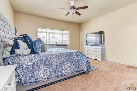 9443 Red Pine Dr, Shafter, CA 93263 photo 10