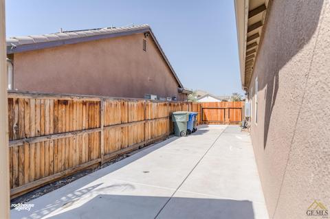 9443 Red Pine Dr, Shafter, CA 93263 photo 32