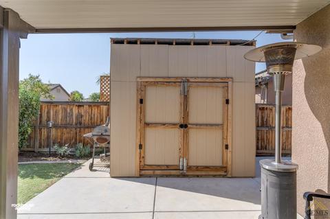 9443 Red Pine Dr, Shafter, CA 93263 photo 31