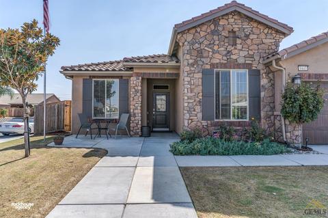 9443 Red Pine Dr, Shafter, CA 93263 photo 4