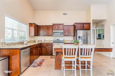 9443 Red Pine Dr, Shafter, CA 93263 photo 18