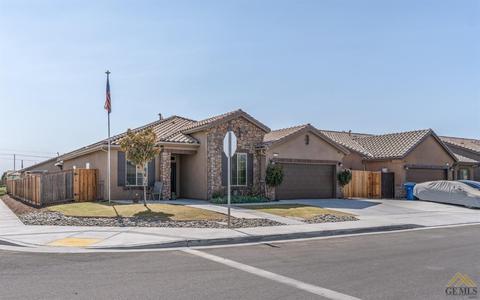 9443 Red Pine Dr, Shafter, CA 93263 photo 2