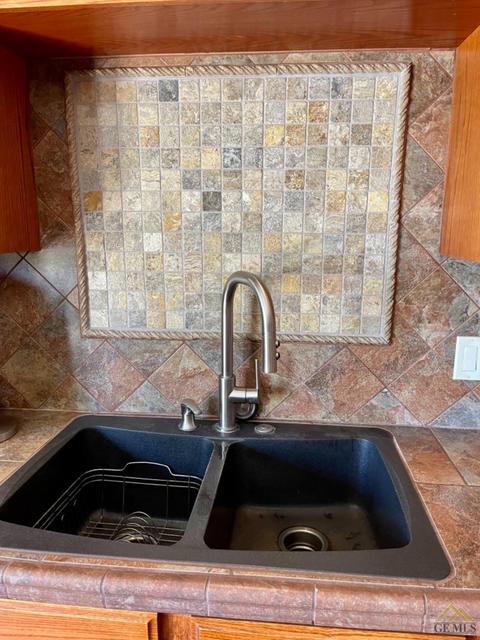 323 D St, Taft, CA 93268 photo 12