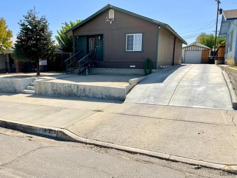 323 D St, Taft, CA 93268 photo 2