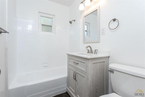 8308 Palm Ave, Lamont, CA 93241 photo 15