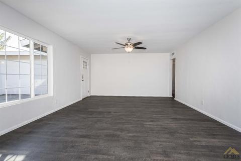 8308 Palm Ave, Lamont, CA 93241 photo 9