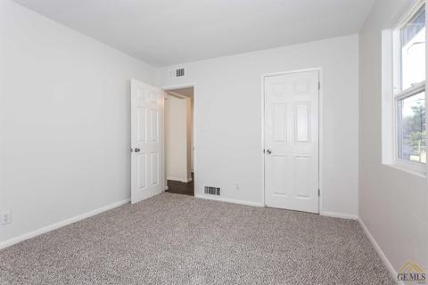 8308 Palm Ave, Lamont, CA 93241 photo 14