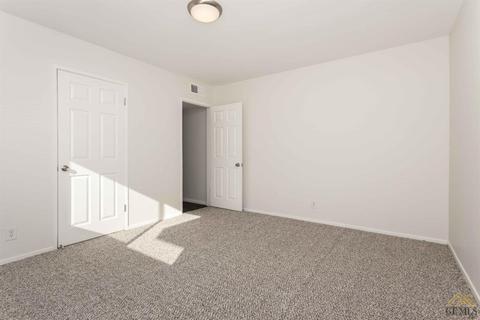 8308 Palm Ave, Lamont, CA 93241 photo 20