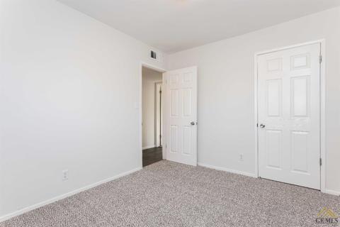 8308 Palm Ave, Lamont, CA 93241 photo 18