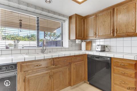 5212 Deville Ct, Bakersfield, CA 93308 photo 16