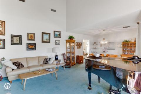 5212 Deville Ct, Bakersfield, CA 93308 photo 9
