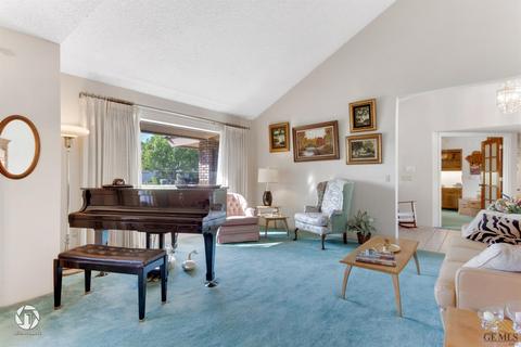 5212 Deville Ct, Bakersfield, CA 93308 photo 8