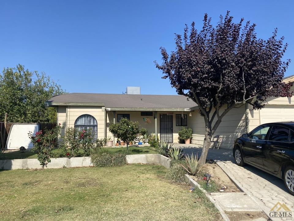 2013 Chaparral Cir, Delano, CA 93215 1 photo MLS 202111686 Movoto