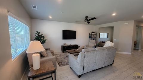 9004 Brook Shadow Way, Shafter, CA 93263 photo 8