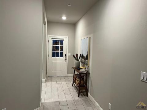 9004 Brook Shadow Way, Shafter, CA 93263 photo 4