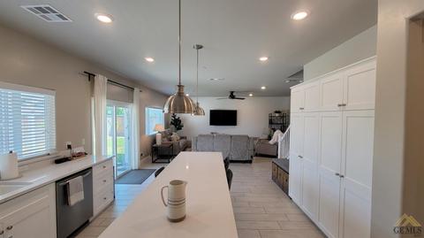 9004 Brook Shadow Way, Shafter, CA 93263 photo 11