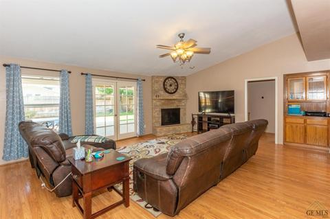 3914 Clancy Ct, Bakersfield, CA 93311 photo 5