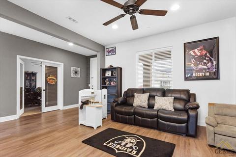 15925 Quintero Pl, Bakersfield, CA 93314 photo 3
