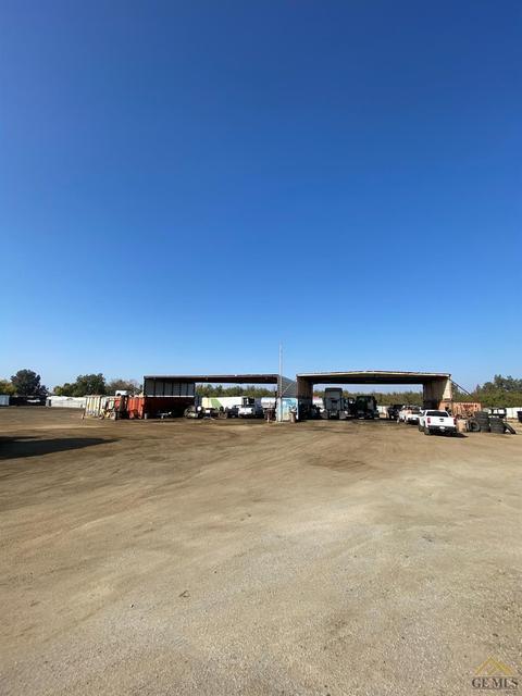 8520 E Panama Ln, Bakersfield, CA 93307 photo 1